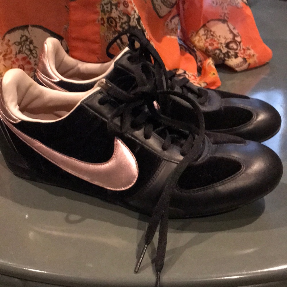 Nike Black and pink velvet